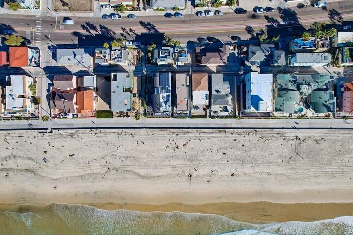Beach 36 of 62