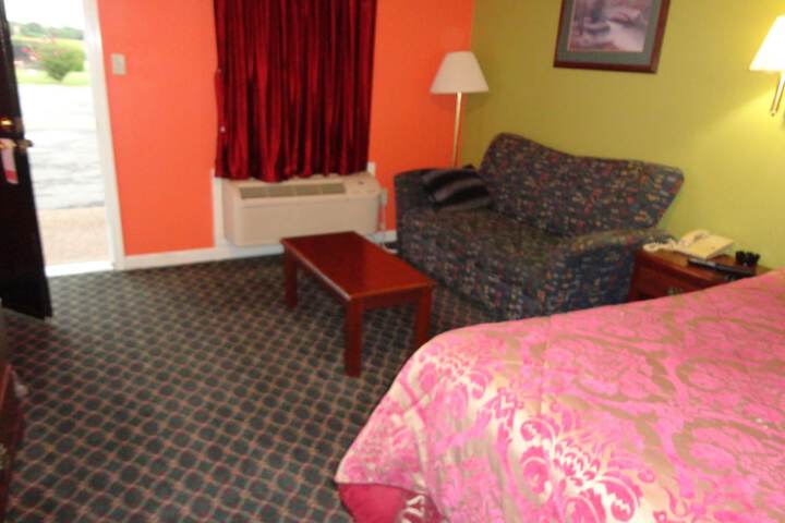 Room 6 of 23