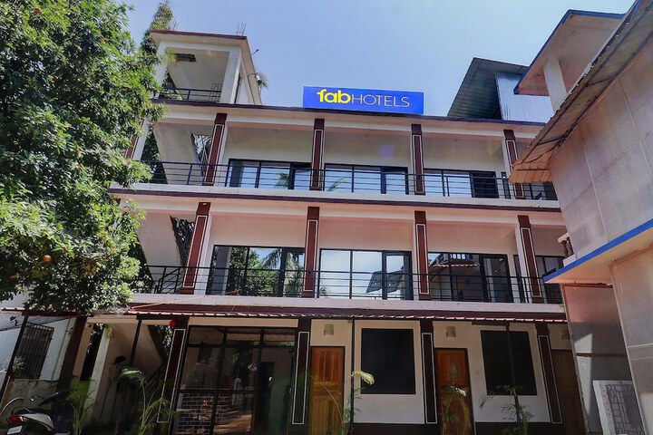 Fabhotel Zelosena