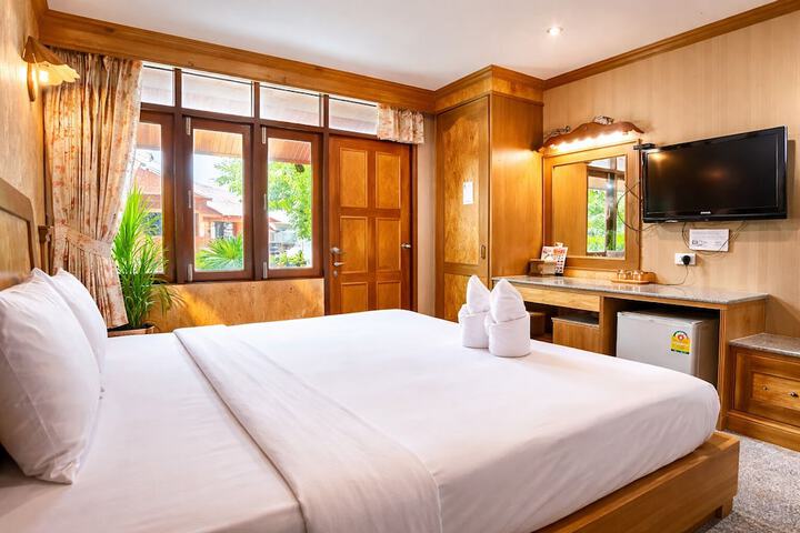 Room 5 of 42