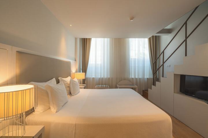 Room 28 of 51
