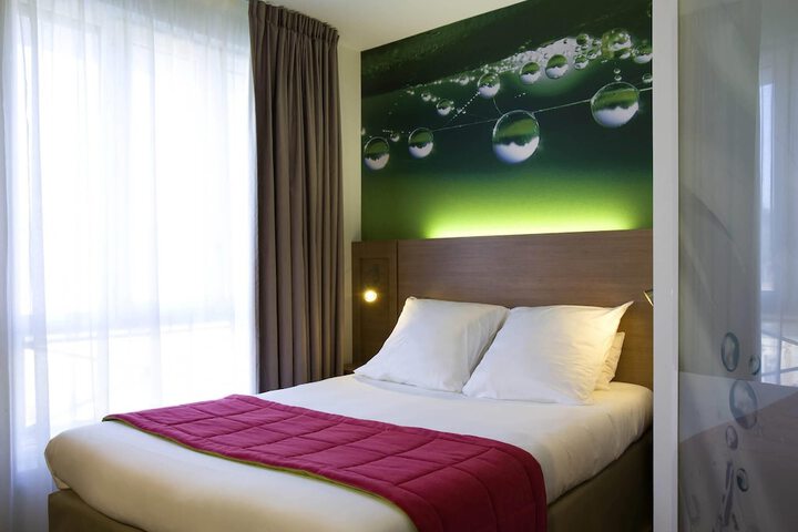 Room 7 of 30