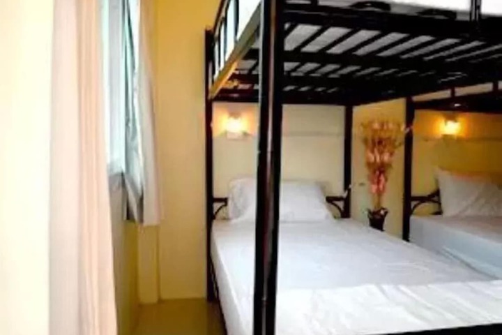 Room 16 of 49