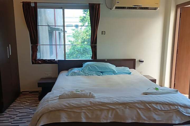 Room 11 of 20