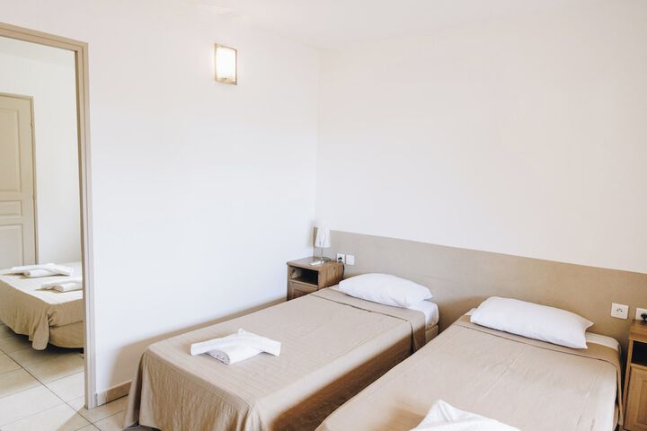 Room 13 of 46