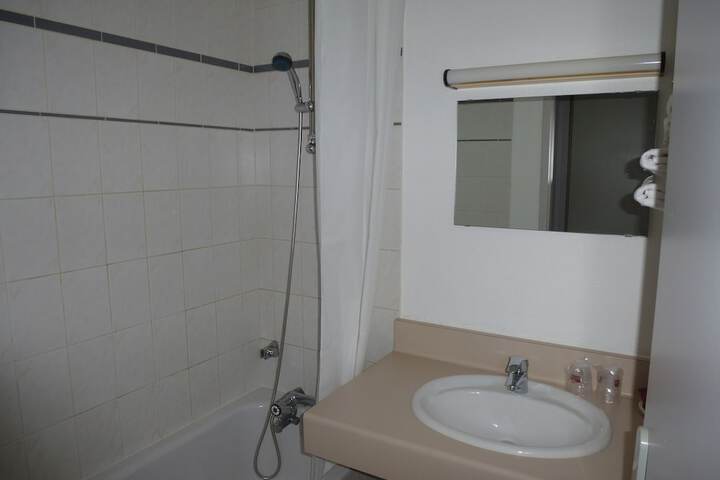 Room 21 of 33
