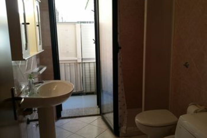 Room 2 of 21