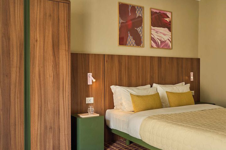 Room 18 of 47