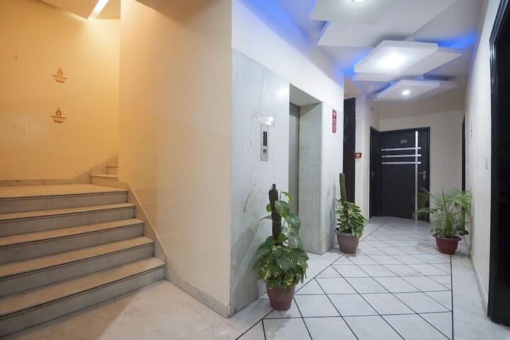 Entrance & Lobby