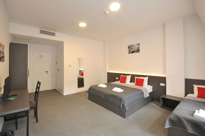 Room 12 of 41