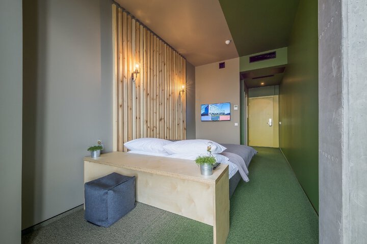 Room 17 of 48