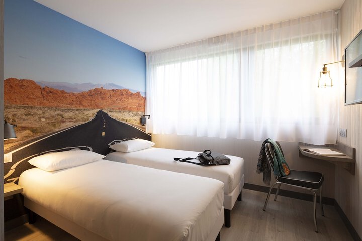 Room 25 of 56