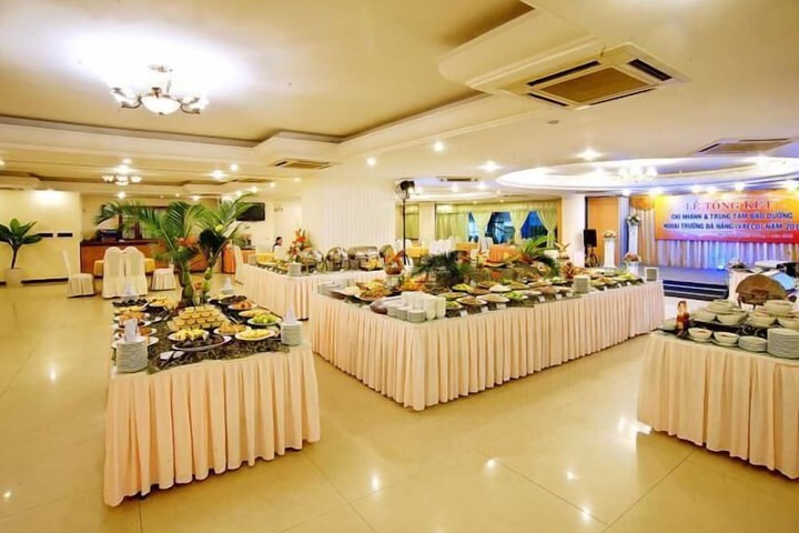 Dining Photos