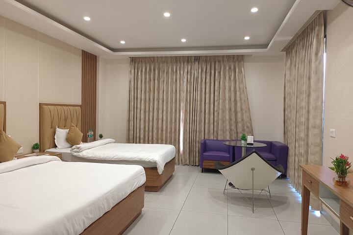 Room 15 of 35