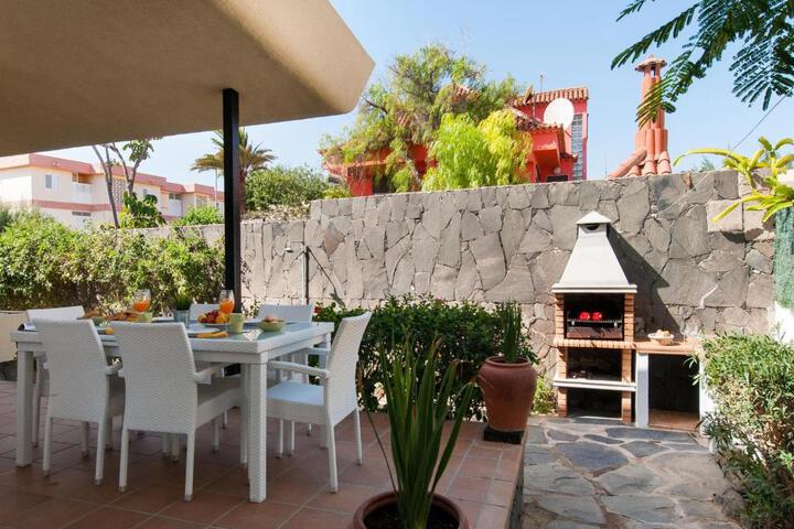 Exterior of Beach House Adelfas San Agustín MCI by VillaGranCanaria