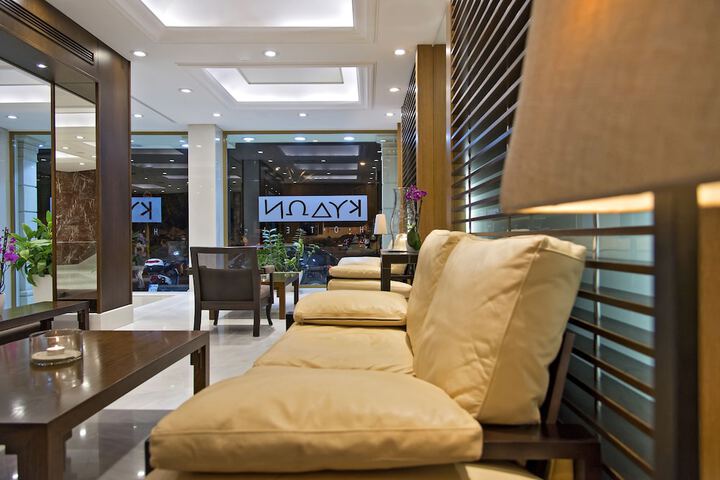 Entrance & Lobby