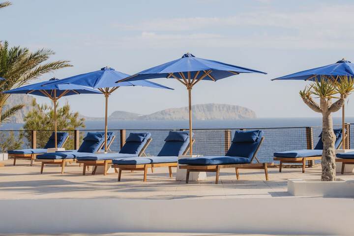 Sundeck 79 of 86