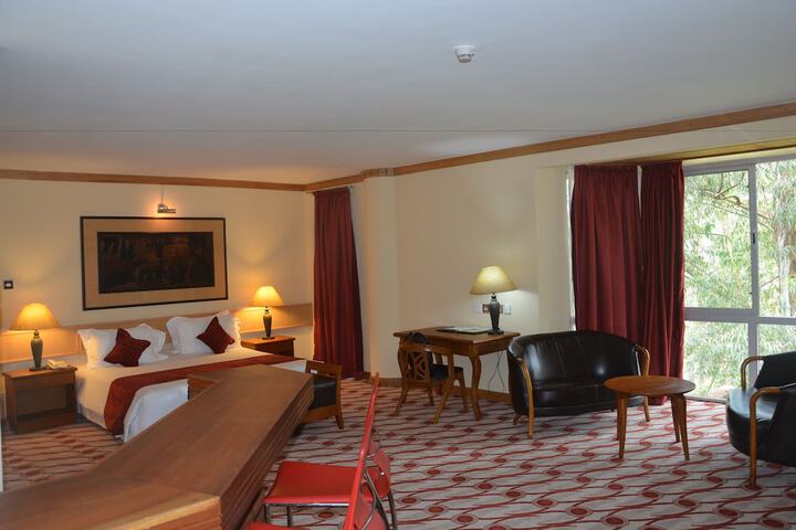 Room 18 of 48