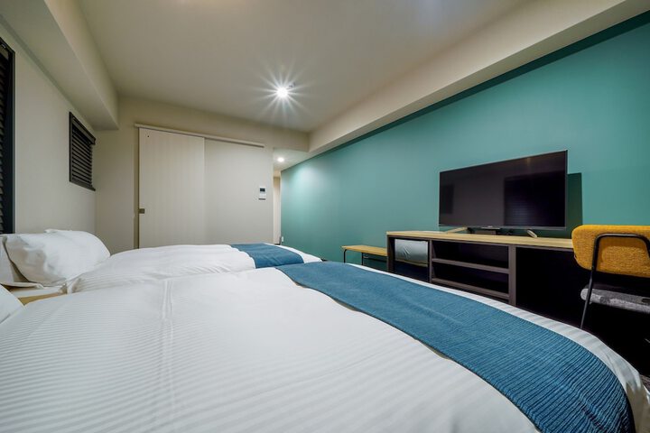 Room 34 of 146