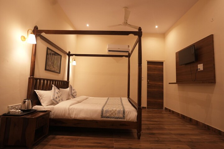 Room 7 of 11