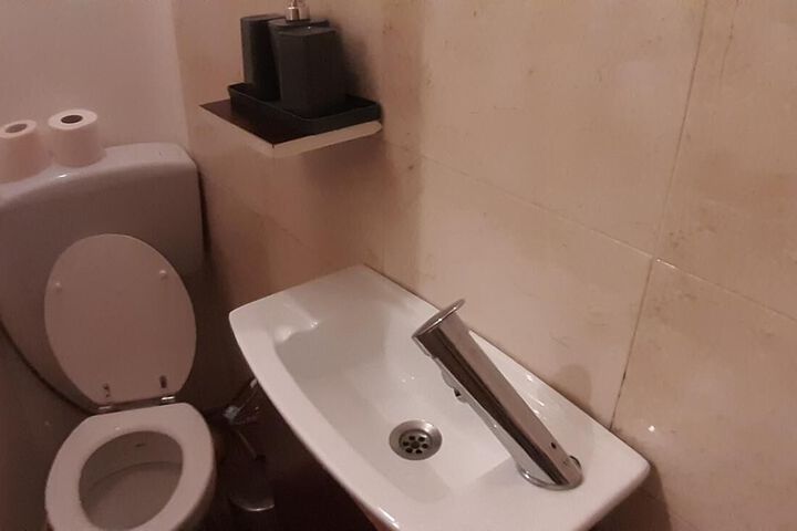 Room 13 of 86