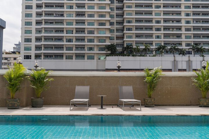 Pool Hotel