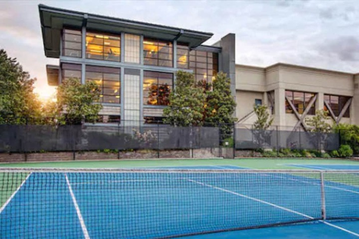 Tennis court