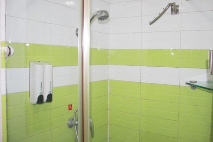 Room 2 of 7