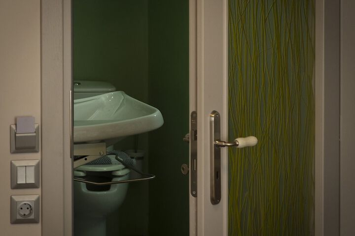 Room 28 of 60