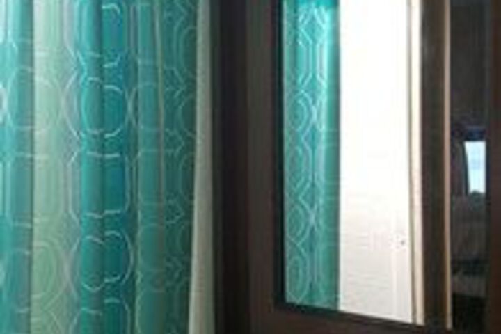 Room 8 of 132