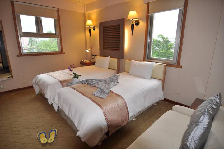 Room 15 of 48