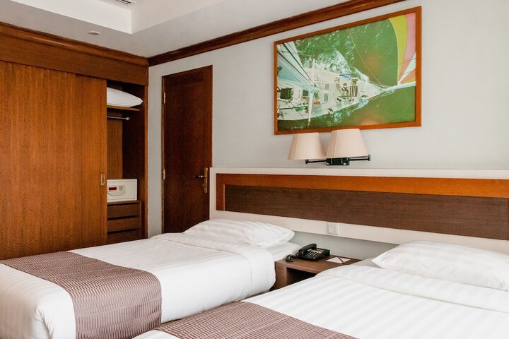 Room 3 of 30