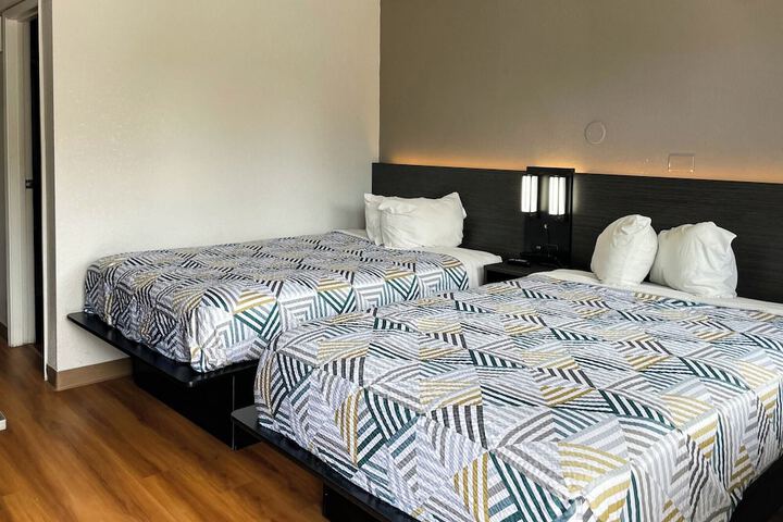 Room 16 of 35