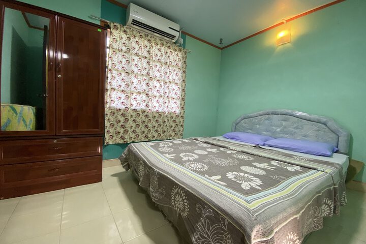 Room 8 of 11