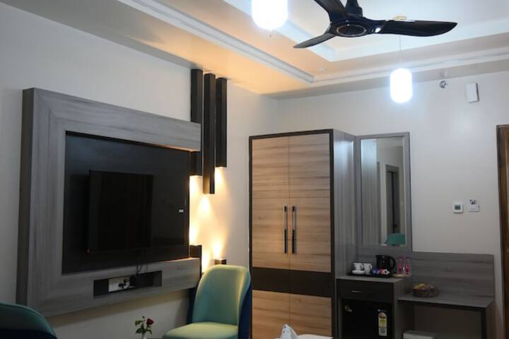 Room 16 of 53