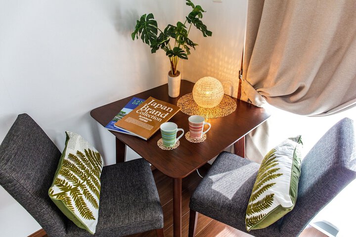 Room 8 of 28