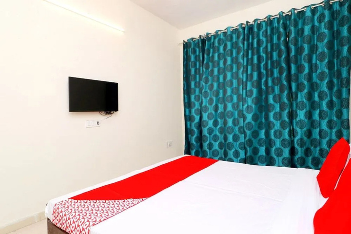 Room 3 of 11