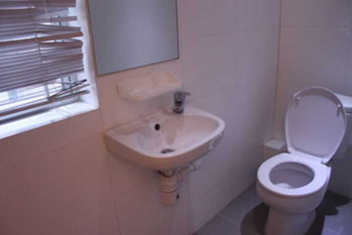 Room 9 of 93