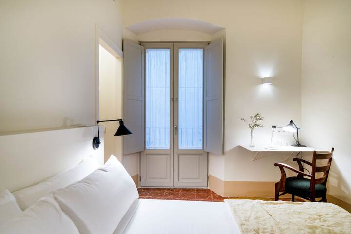 Room 9 of 40