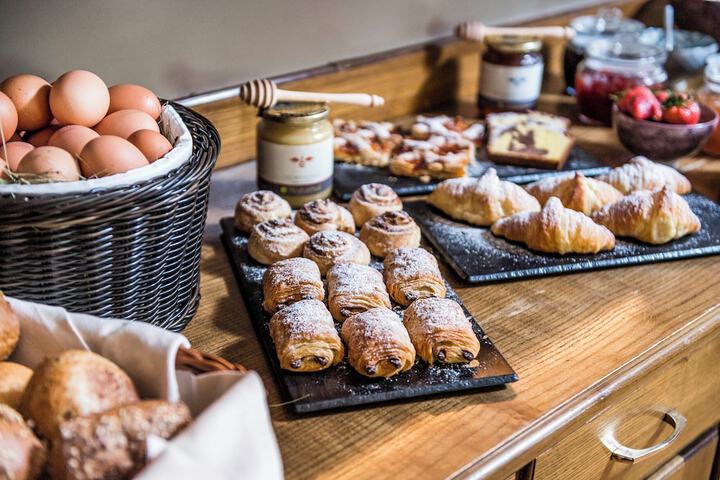 Breakfast/Coffee Service 129 of 153
