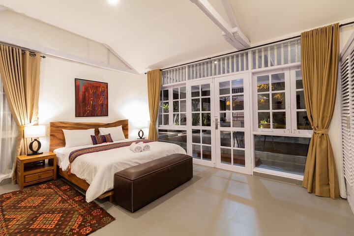 Room 3 of 48