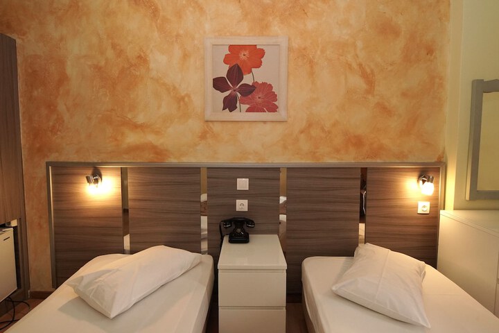 Room 58 of 100