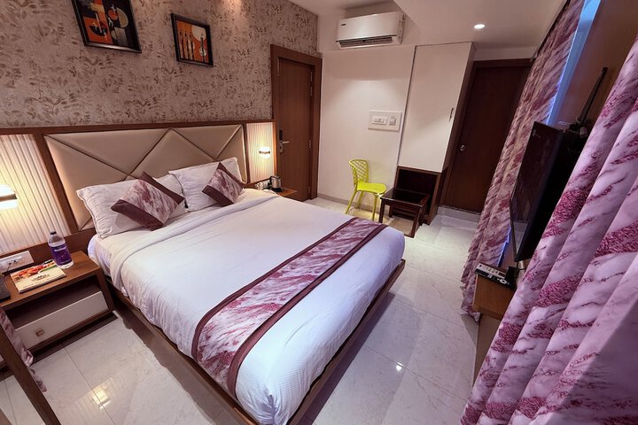 Room 37 of 64
