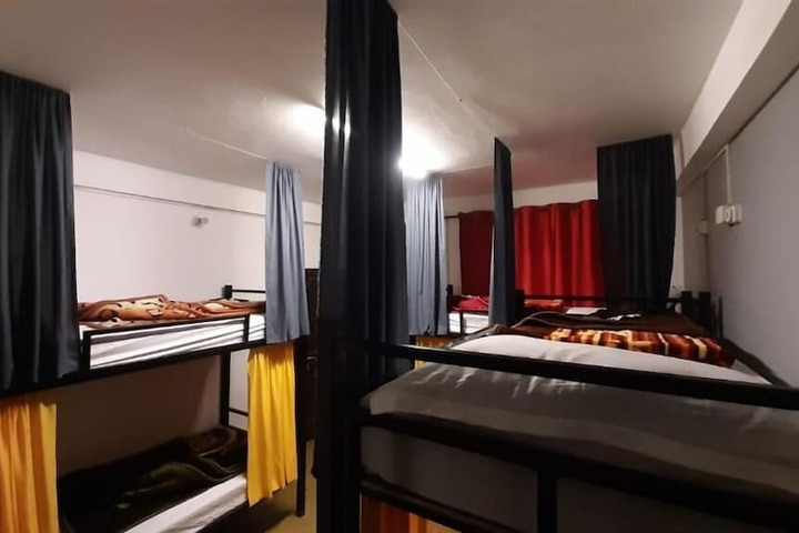 Room 3 of 40