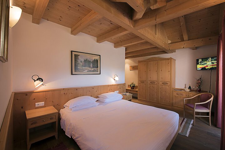 Room 4 of 39