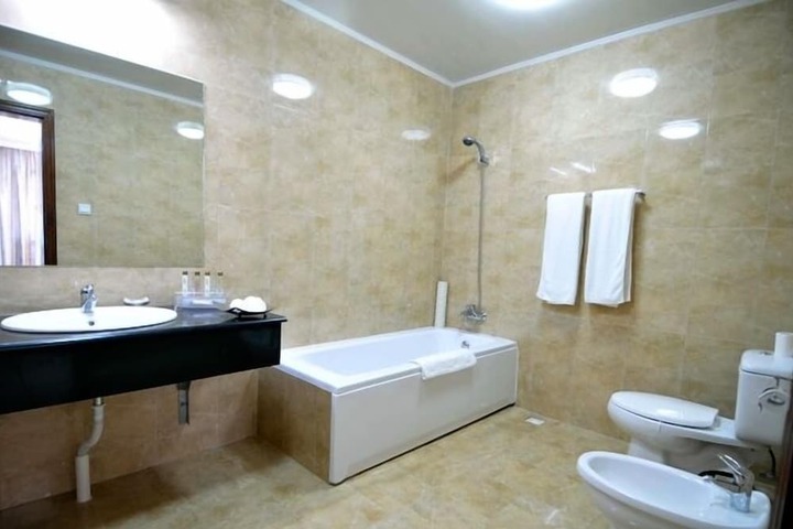 Room 14 of 21