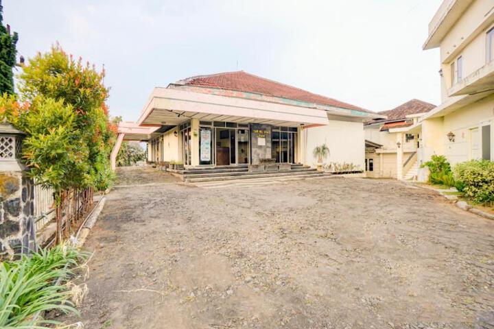 OYO 90371 Hotel Tawang Argo