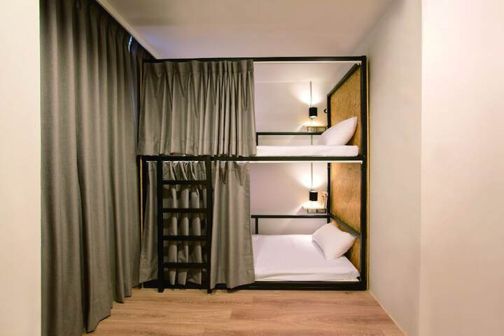 Room 29 of 53
