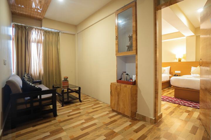 Room 10 of 36