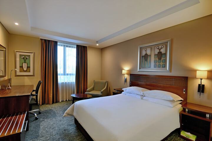 Room 4 of 30